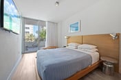 Beach Escape 1BR • Walk to beach • Pool & Gym