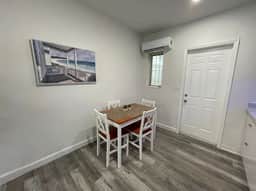 1bed/1bath apt w/ parking & patio great location ! - Image 4