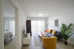 2bed/2bath near beach with pool & parking - Image 3