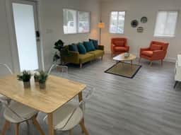 2800 SW 21st · Cozy & Spacious House w/parking - Image 5