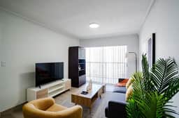 2bed/2bath near beach with pool & parking - Image 2