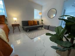 A Cozy & Spacious Studio w/parking great location - Image 2