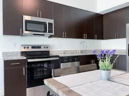 Beautiful and spacious 2bed/2full bath apt - Image 3