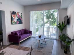 All new and Spacious 2bed/2bath Apt great location - Image 2
