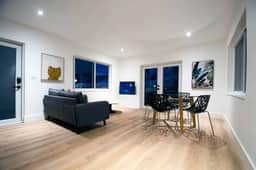 Beautiful apart close to beach & shops w/parking - Image 4