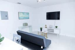 Brand new & modern 2bed/1 bat apt w/ parking - Image 2