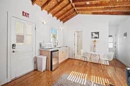 Cozy Rustic Studio Getaway - Image 4