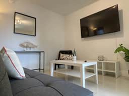 Equipped 2/1apt on great location free parking - Image 4