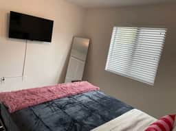 Equipped 2/1apt on great location free parking - Image 2