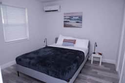Lovely 1-bed apt with private patio & parking - Image 4