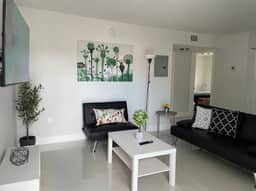 Lovely 2/1 apt on great location with parking - Image 2