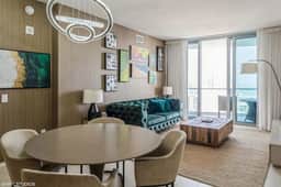 Lyfe 2-bedroom apartment over the beach great view - Image 2