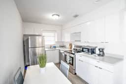 Modern & Spacious 2BR Near Brickell - Image 4