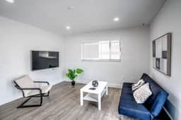 Modern & Spacious 2BR Near Brickell - Image 2