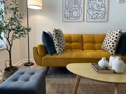 Remodeled 2bed 1 bath apt w/park great location - Image 2