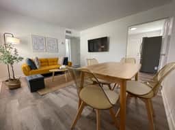 Remodeled 2bed 1 bath apt w/park great location - Image 5