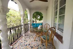 Newly Renovated one-bdr with Patio - Image 4