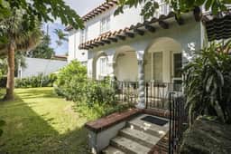 Newly Renovated one-bdr with Patio - Image 2