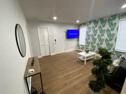 Renovated 2/1 apt w/ parking near Brickell Center - Image 2