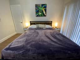 Renovated 2/1 apt w/ parking near Brickell Center - Image 3