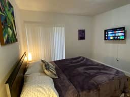 Renovated 2/1 apt w/ parking near Brickell Center - Image 4