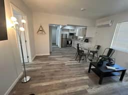 Upstairs 2bed/1bath Apt w/parking near Coco Walk! - Image 5