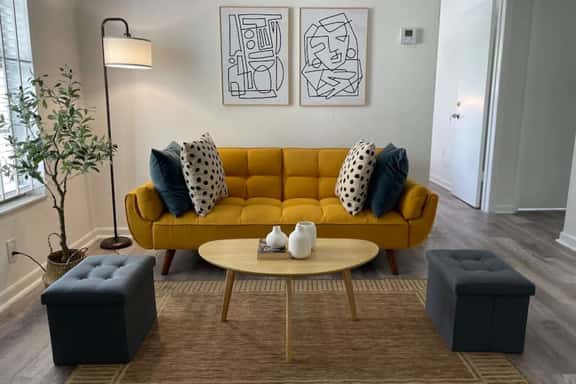 Remodeled 2bed 1 bath apt w/park great location - Image 1