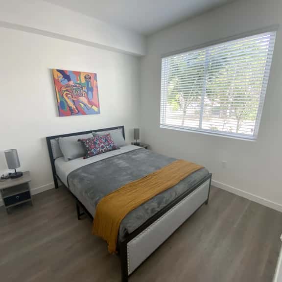 All new and Spacious 2bed/2bath Apt great location - Image 1