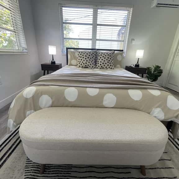 Great Apart near CocoWalk & Brickell w/parking - Image 1