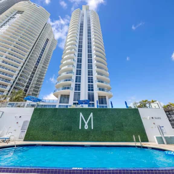 Marenas Beach Resort Private Apartment - Image 1