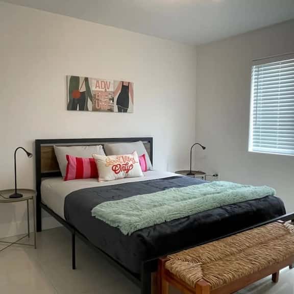 Lovely 2/1 apt on great location with parking - Image 1