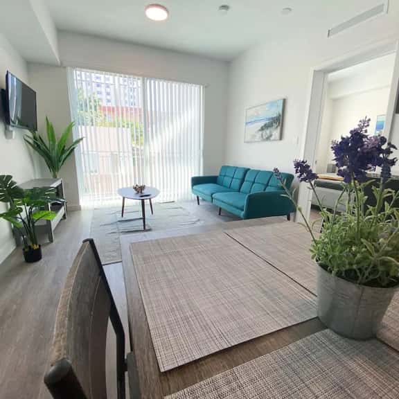 New, spacious and fully equipped 2bed/2bath apart - Image 1