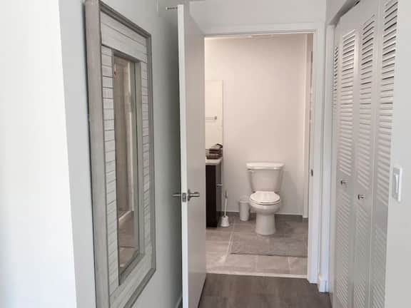 Beautiful and spacious 2bed/2full bath apt - Image 5