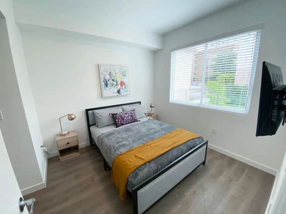 Brand New and Spacious 2bed/2bath Apart - Image 5