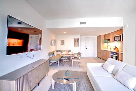 Brand new luxury condo in Downtown - Image 5