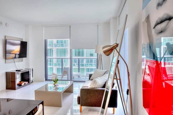 Brickell Center - Beautiful 2 bed 2 bath apartment - Image 3