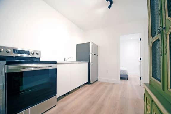 Chic apartment beside canal and near the beach 3 - Image 5