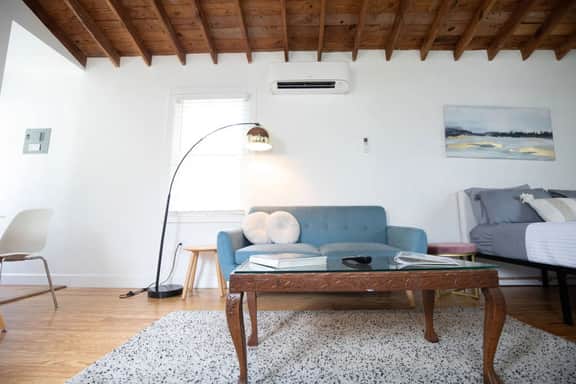 Cozy Rustic Studio Getaway - Image 2