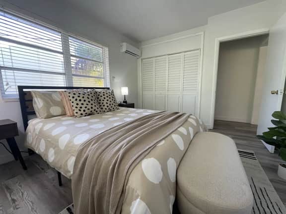 Great Apart near CocoWalk & Brickell w/parking - Image 2