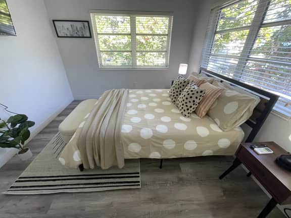 Great Apart near CocoWalk & Brickell w/parking - Image 3