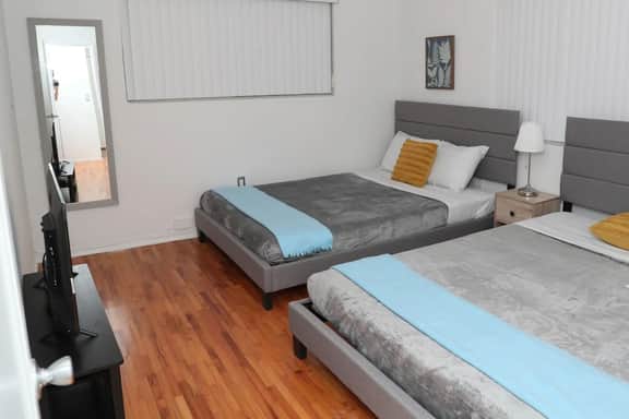 Spacious 1 bed/1bath apt great location w/ free parking - Image 4