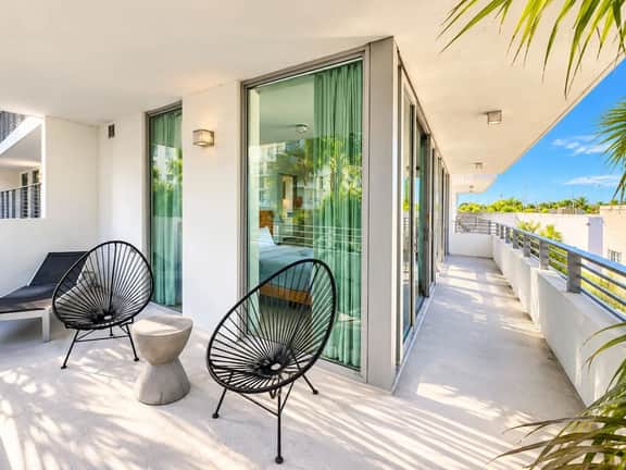 Bright 1BR Condo • Across the street to the beach - Image 3