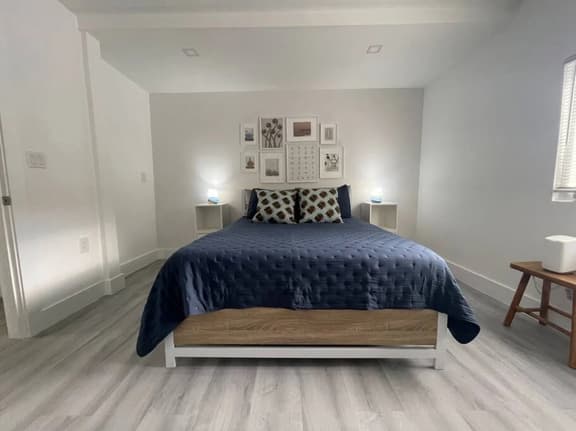 2800 SW 21st · Cozy & Spacious House w/parking - Image 1