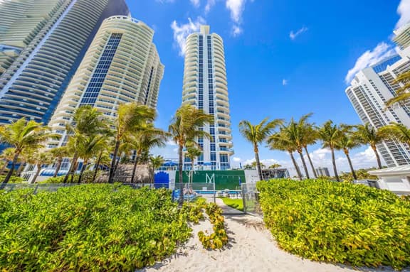 Marenas Beach Resort Private Apartment Side B - Image 1