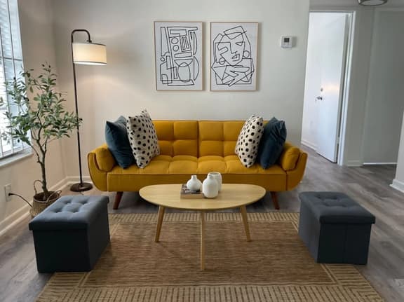 Remodeled 2bed 1 bath apt w/park great location - Image 1