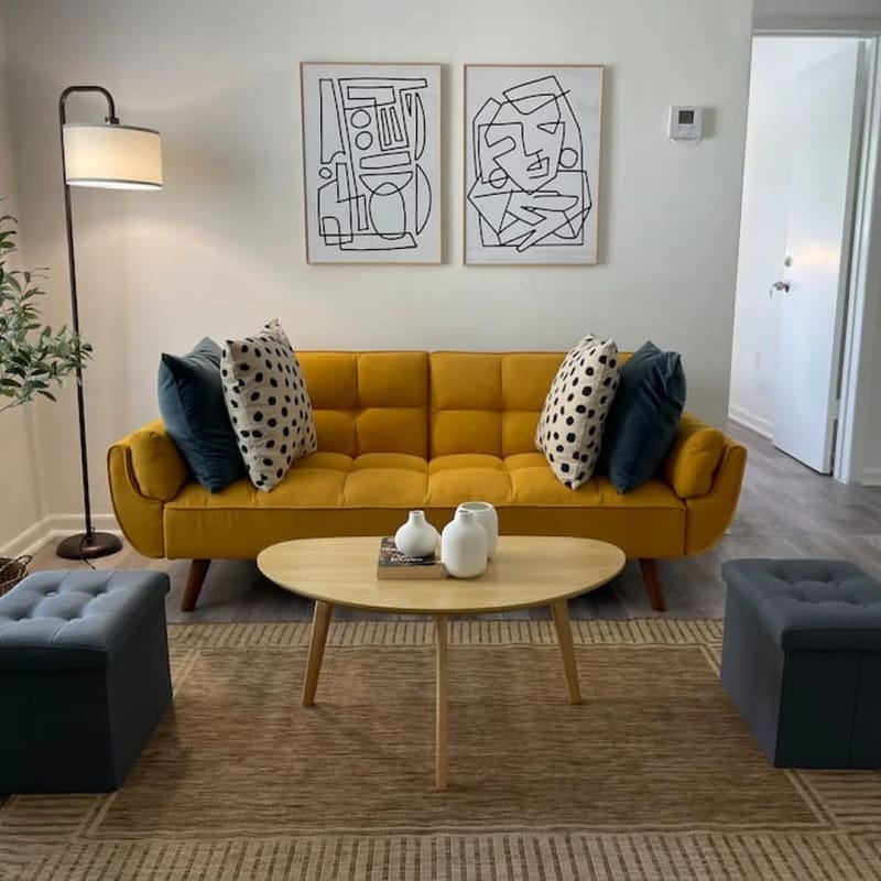 Remodeled 2bed 1 bath apt w/park great location